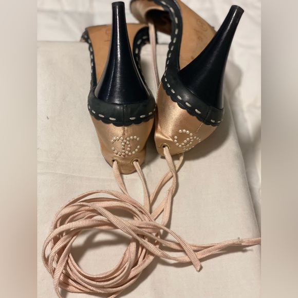 RARE FIND! Size 41/11. 2003 D’Orsay Interlocking CC Authentic Chanel Satin Pumps - Picture 5 of 12